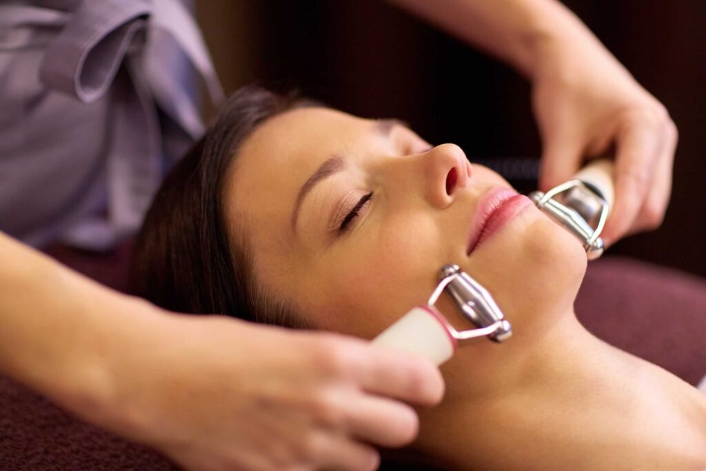Aplicación de tratamiento facial